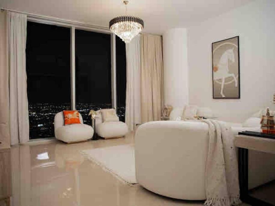 شقة فندقيه في برج رافال Rafal Tower الدور 53 * Riyadh